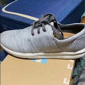 NWT, Gray Tom’s